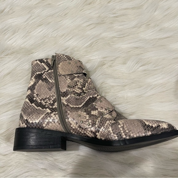 Women’s Steven by Steven Madden Harmon Snake Print Moto Boots 7.5 US! - Picture 10 of 14